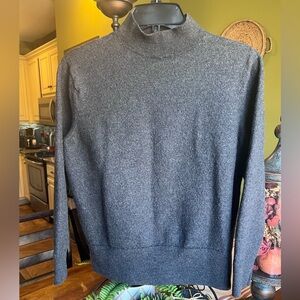 Banana Republic Women’s Charcoal Gray Wool Crewneck Sweater